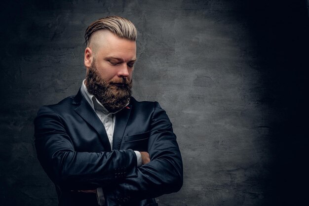Rytuały pielęgnacyjne dla eleganckiego gentlemana: jak nadać włosom i brodzie wyjątkowy wygląd