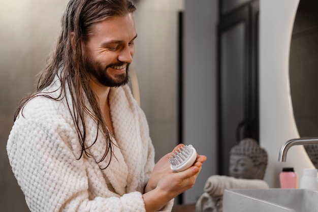 Sztuka olejowania: jak naturalne oleje mogą odmienić wygląd Twojej brody i włosów